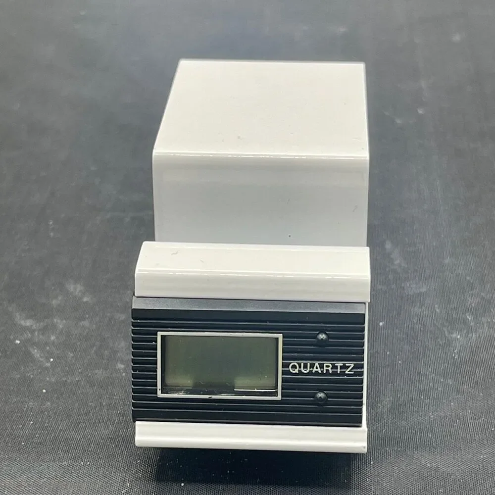 Vintage Dravo Quartz Truck Desk Clock Heavy Metal Collectible Paperweight Office